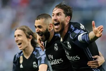 El Real Madrid gana en M&aacute;laga (0-2) y es campe&oacute;n de LaLiga