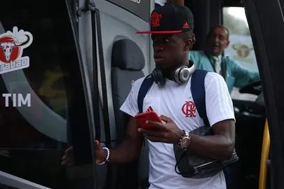 Vinicius, fichado por Real Madrid, dice que sigue con la cabeza en Flamengo