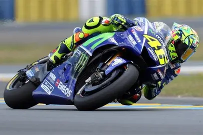 Valentino Rossi da muestras de mejora y podr&iacute;a salir hoy mismo del hospital