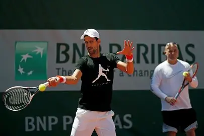 Djokovic: "Rafa es el favorito para ganar el torneo"