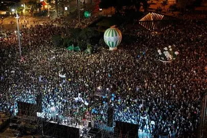 Miles de israel&iacute;es protestan en Tel Aviv por los cincuenta a&ntilde;os de ocupaci&oacute;n