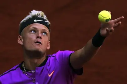 El espa&ntilde;ol Nicola Kuhn se mete en la final de Roland Garros j&uacute;nior