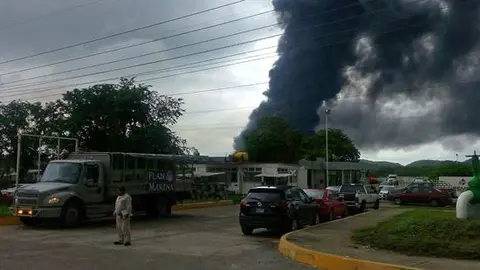 Un incendio en refiner&iacute;a de Pemex deja siete heridos en el sur de M&eacute;xico