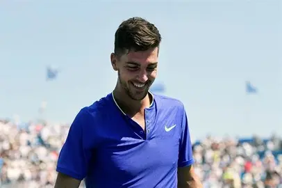 Kokkinakis da la sorpresa y elimina a Raonic, tercer favorito