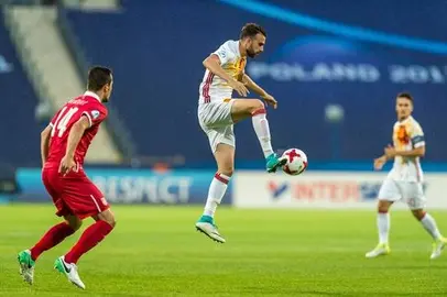 0-1. Espa&ntilde;a firma el pleno con su segunda unidad