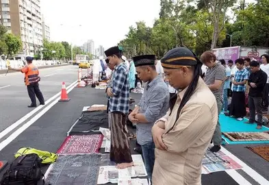 Millones de musulmanes en el Sudeste Asi&aacute;tico celebran el final del Ramad&aacute;n