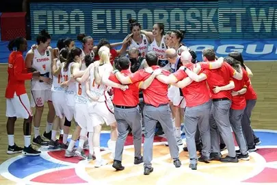 71-55. Espa&ntilde;a destroza a Francia y gana su tercer Eurobasket