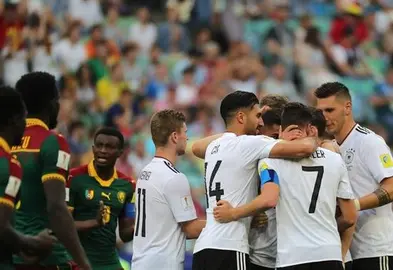 Alemania tumba a Camer&uacute;n y jugar&aacute; con M&eacute;xico; Chile, segunda, ante Portugal