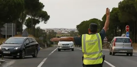 Reabiertas las principales carreteras afectadas por el incendio en Moguer