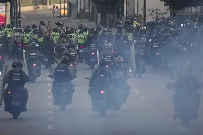M&aacute;s de 200 detenidos tras saqueos a 68 comercios en el centro de Venezuela