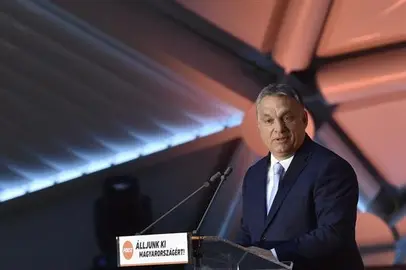 Orb&aacute;n arremete contra la UE diciendo que no desea un "reinado europeo"