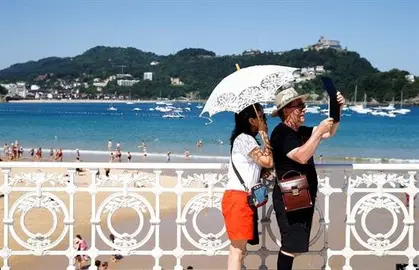 Los turistas extranjeros gastaron 28.235 millones hasta mayo, un 14,7 % m&aacute;s