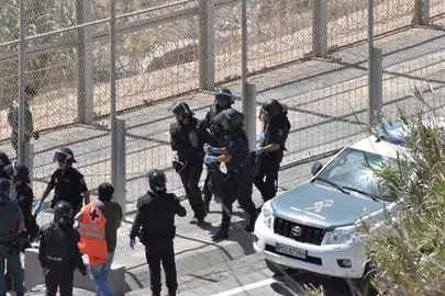 La frontera recupera calma aunque la Guardia Civil mantiene la situaci&oacute;n de alerta