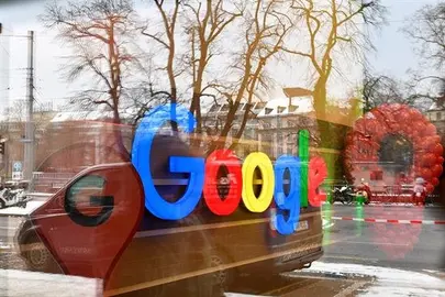 Medios piden al Congreso de EEUU negociar con "duopolio" de Google y Facebook