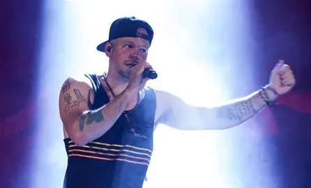 Residente inaugura La Mar de M&uacute;sicas descargando su viaje musical en&eacute;rgico