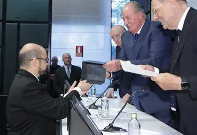 Don Juan Carlos destaca c&oacute;mo su generaci&oacute;n ayud&oacute; a situar Espa&ntilde;a donde est&aacute;