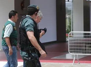 Villar a los calabozos tras doce horas de registro en Federaci&oacute;n de F&uacute;tbol