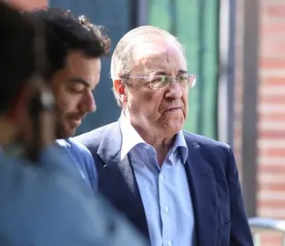 Florentino P&eacute;rez y Ra&uacute;l Gonz&aacute;lez asisten al entrenamiento del Real Madrid