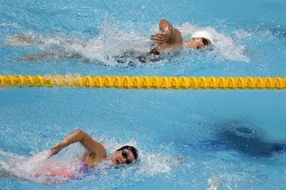 Mireia Belmonte, plata en los 1500 que gan&oacute; con exhibici&oacute;n Katie Ledecky