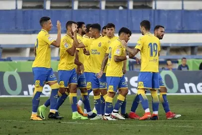 1-4. Las Palmas golea al campe&oacute;n turco en Marbella