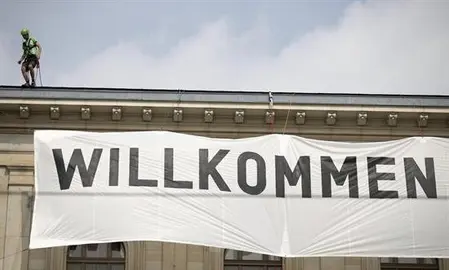 Protesta de Greenpeace en Berl&iacute;n ante la reuni&oacute;n sobre los motores di&eacute;sel