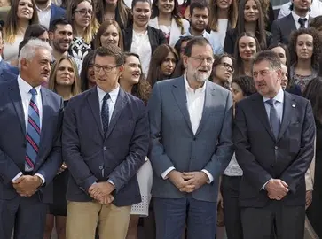 Rajoy dice que atacar al turismo es un sinsentido y un disparate