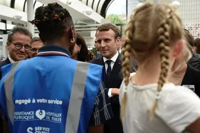 Macron muestra su respaldo a los militares franceses heridos en el atropello