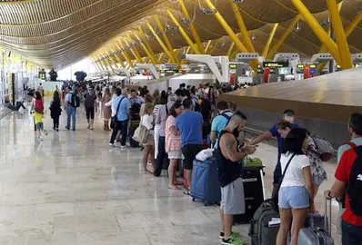Los sindicatos de Aena comunicar&aacute;n el jueves la huelga a la comisi&oacute;n de arbitraje