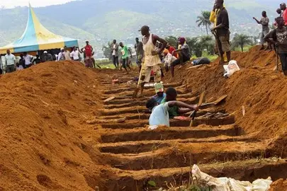 Las inundaciones y deslizamientos de tierra en Sierra Leona causaron m&aacute;s de 400 muertos