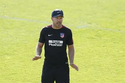 Simeone: "Somos muchos m&aacute;s los que queremos paz que los que no la quieren"