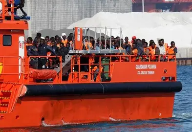 Salvamento Mar&iacute;timo rescata a 27 inmigrantes de dos pateras en mar de Albor&aacute;n