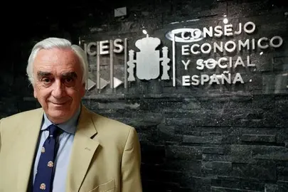 Fomento propone al presidente del CES, Marcos Pe&ntilde;a, como &aacute;rbitro para El Prat