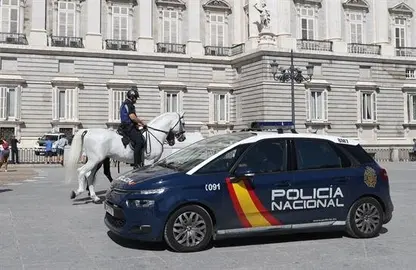 Interior cree conveniente que los ayuntamientos instalen bolardos y maceteros