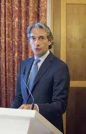 De la Serna conf&iacute;a en el di&aacute;logo y la voluntad de acuerdo para evitar una huelga en AENA