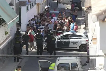 Detenidos un padre y su hijo por la muerte por disparos de un hombre en G&uuml;&eacute;vejar