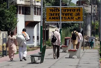 Tensa calma en la India tras varios choques por la sentencia contra un gur&uacute; con 37 muertos