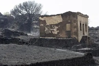 Rebajado al m&iacute;nimo nivel de peligrosidad el incendio en Arribes del Duero