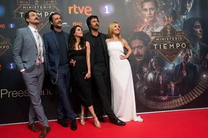 "All&iacute; abajo" y "El Ministerio del tiempo" optan a los premios de la Academia