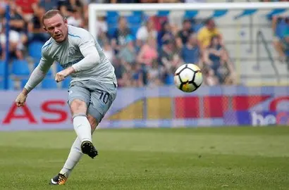 La Polic&iacute;a acusa a Rooney de conducir bajo los efectos del alcohol