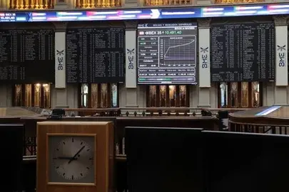 El Tesoro vuelve a subastar deuda a largo plazo tras el par&oacute;n de agosto