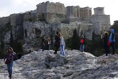 La saturada isla griega de Santorini pide poner un techo al turismo