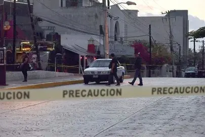 Asesinan a una pareja de polic&iacute;as y a su beb&eacute; en el balneario mexicano de Canc&uacute;n