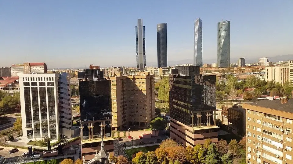 offices-668918_960_720