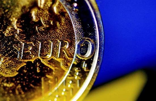 El euro sube hasta los 1,0670 dólares