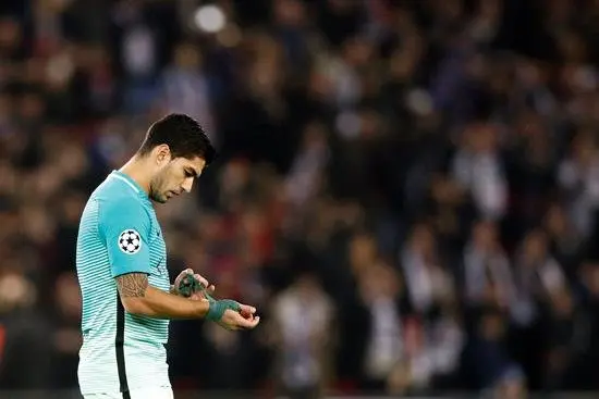 Luis S&uacute;arez quiere "hacer historia" remontando la eliminatoria ante el PSG