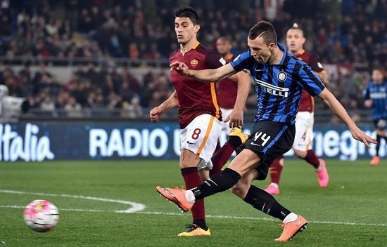 El Inter mide sus sueños de alcanzar la Liga de Campeones con un Roma lanzado