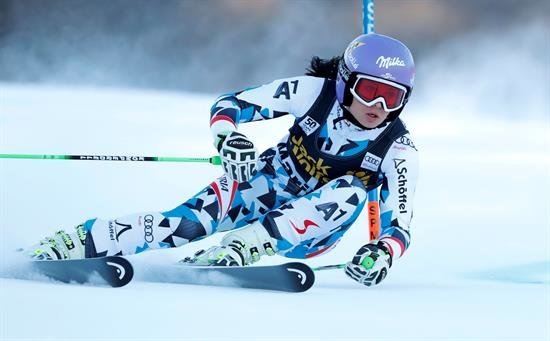 La esquiadora austríaca Anna Veith dice adiós a la temporada por una operación