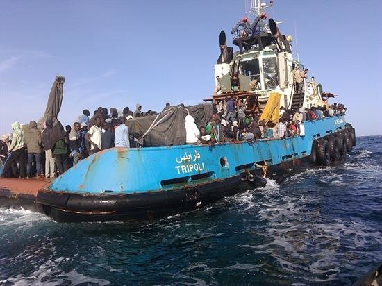 Los guardacostas libios rescatan a 85 inmigrantes en la zona petrolera de Mellita