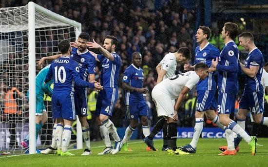 El Chelsea acaricia la Premier y el Leicester cae al descenso