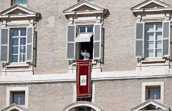 El papa critica "la b&uacute;squeda obsesiva de bienes terrenales y de las riquezas"